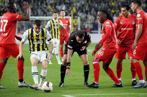 Foto - İsmail Kartal şaşırtmaya devam ediyor! Mert Hakan işleri karıştırdı! O mevkinin yeni sahipleri artık…