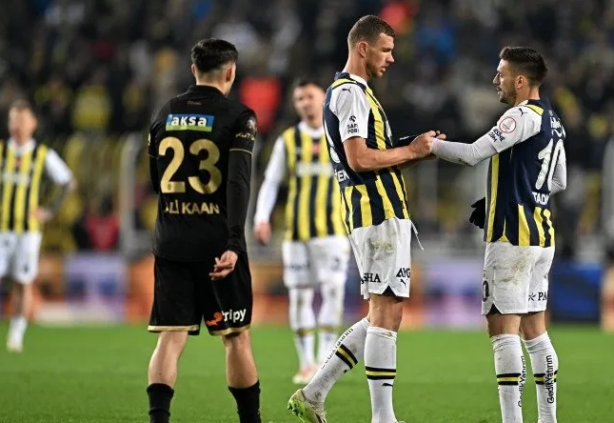Foto - İsmail Kartal yerli golcü olarak istemişti: Beklenmedik gelişme Türkiye'ye duyuruldu: Süper Ligi sallayan keşif: Bu kadarı hakikaten beklenmiyordu…