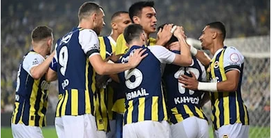 Foto - Fenerbahçe'de o oyuncuyla ilgili flaş gelişme! Oynaması yasaklandı