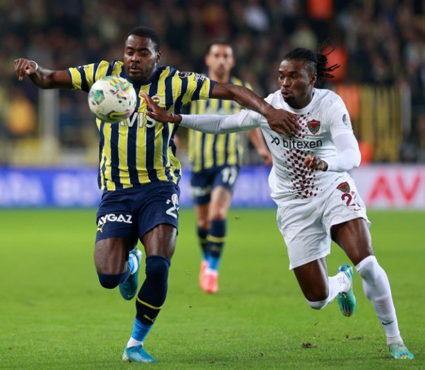 Foto - Fenerbahçe'de o oyuncuyla ilgili flaş gelişme! Oynaması yasaklandı