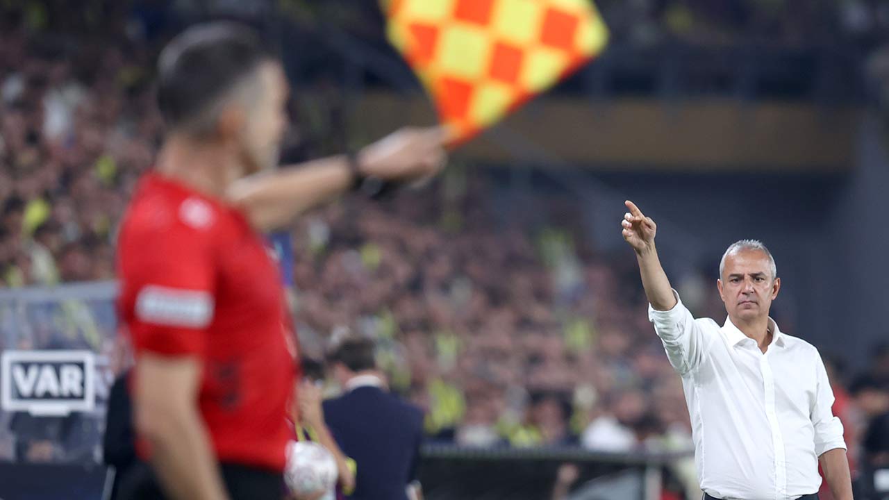 İsmail Kartal'ın derbi karnesi: Bileği 9 maç sonra büküldü