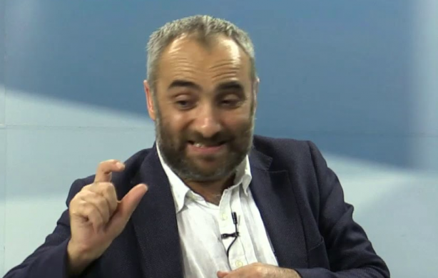 İsmail Saymaz’dan büyük edepsizlik! Sende hiç utanma arlanma yok mu be adam! Tüh sana 