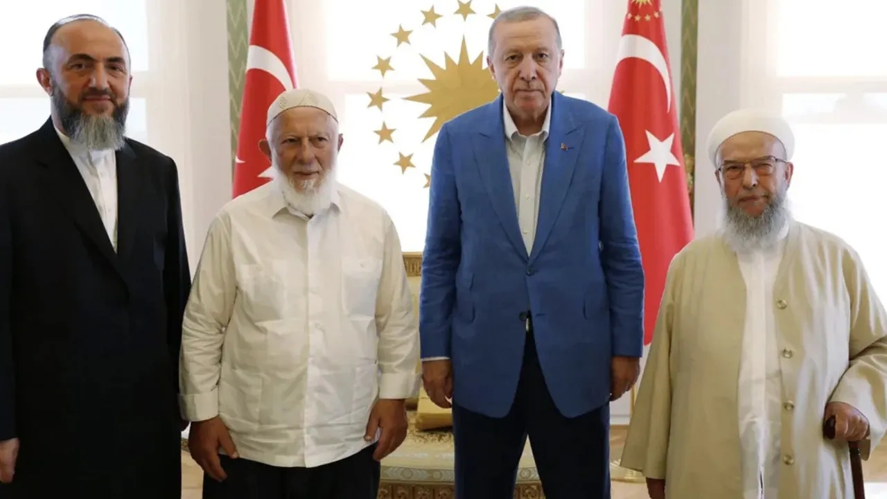 İsmailağa cemaatinden Cumhurbaşkanı Erdoğan’a sürpriz ziyaret! O detay dikkat çekti