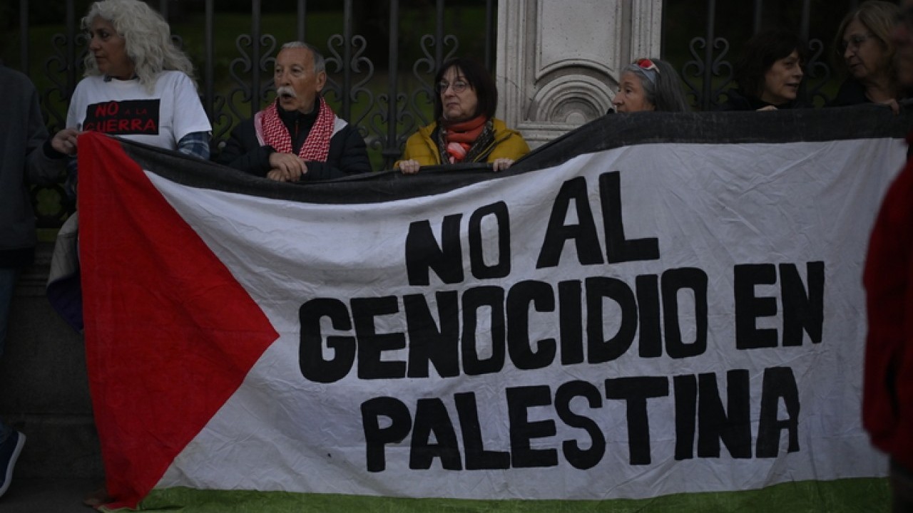 İspanya geri adım atmıyor