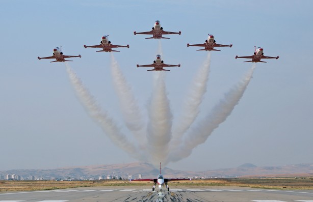 İspanya satın almak için kapımızda yatarken Hürjet'in bir anda Arap ülkesine doğru havalanmasına karar verildi