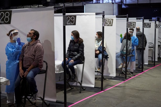 Foto - İspanya'da 5 bin kişilik 'korona' konseri