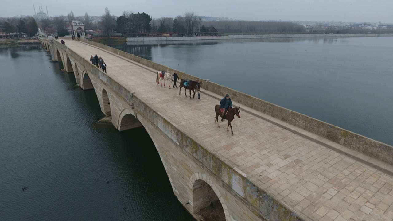 İspanya'dan at sırtında yola çıktılar! 3 hacı adayı Türkiye'ye ulaştı