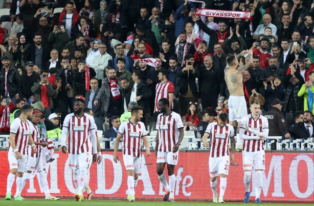 Foto - İspanyol devi onun için geliyor! Kanarya'nın yıldızı sezon sonunda gidiyor... Fenerbahçe'yi sarsacak gelişme...