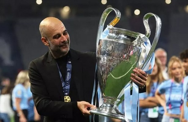 Foto - İspanyol Guardiola alınca çıt yok! Müslümanlar alınca kıyamet kopuyor