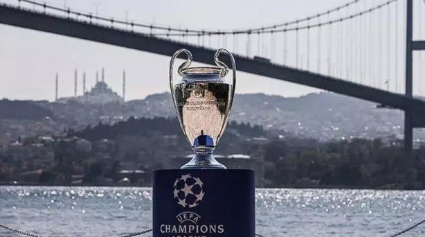 Foto - İspanyol Guardiola alınca çıt yok! Müslümanlar alınca kıyamet kopuyor