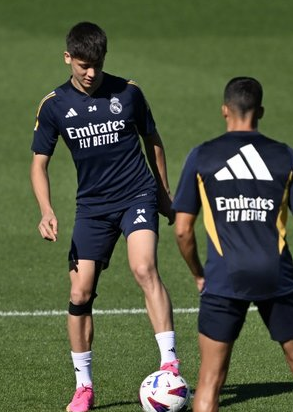 Foto - İspanyollar çıldırdı! Türk yıldızı için geri sayım başladı: Ülkede yer yerinden oynayacak...