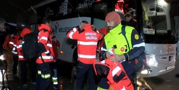 Foto - İspanyolları deprem bölgesinde şaşkına çeviren olay: Türkler buna izin vermiyor
