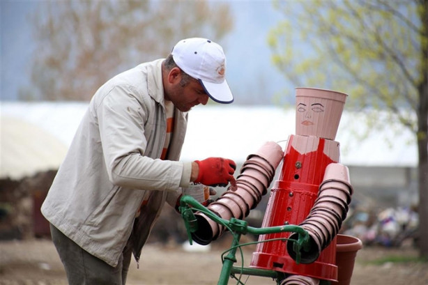 Foto - Isparta'da atıklar sanat eserine dönüşüyor