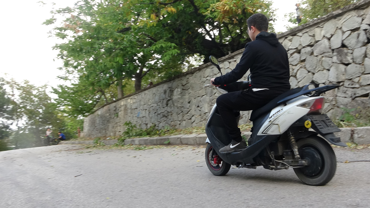 Foto - Isparta’da ilginç bir durum! Araçlar kendi kendine yokuş yukarı çıkıyor!