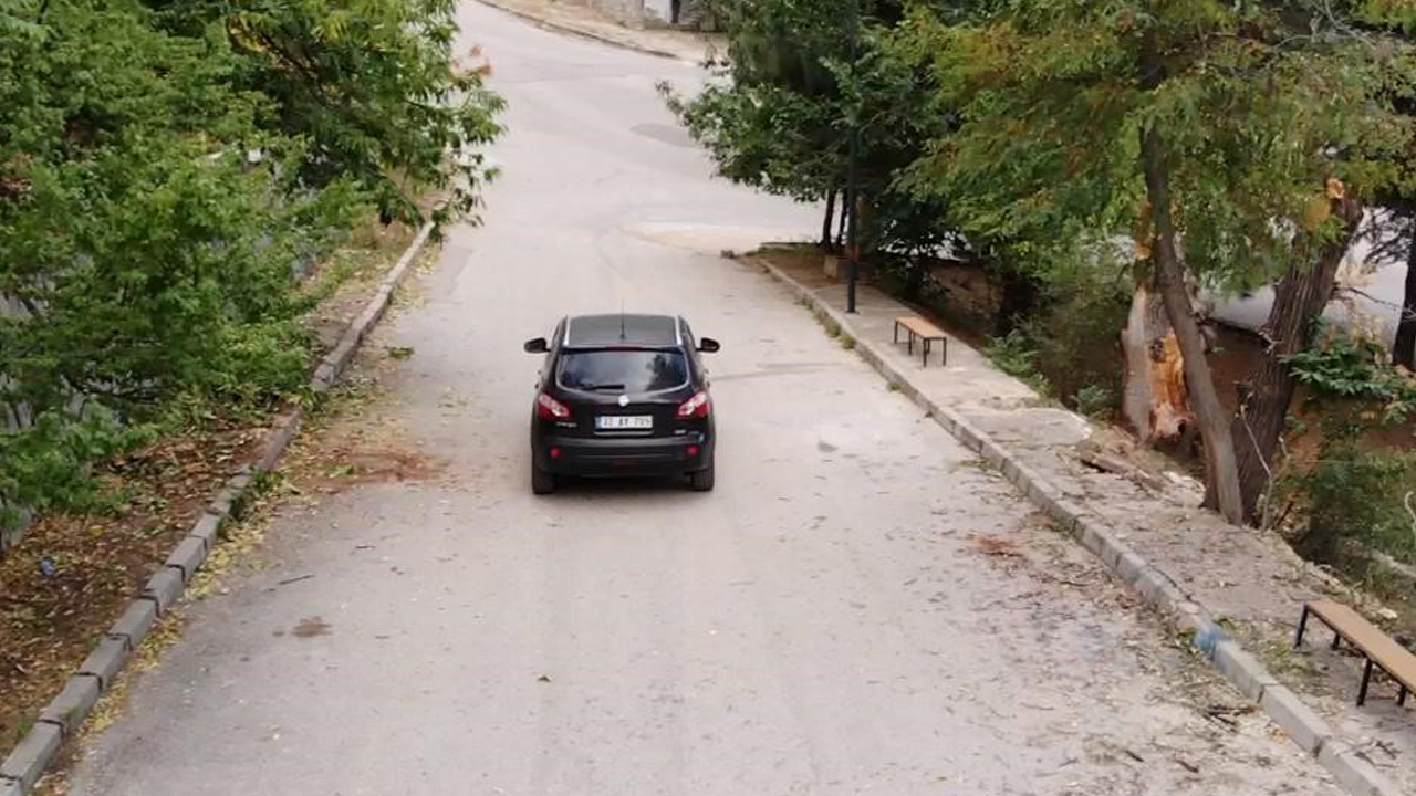 Foto - Isparta’da ilginç bir durum! Araçlar kendi kendine yokuş yukarı çıkıyor!