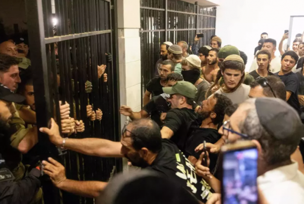 Foto - İsrail askeri üssünü bastılar! Ne Hamas, ne Lübnan, ne İran… Bakın hangi grup!