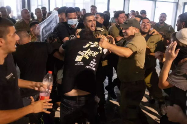 Foto - İsrail askeri üssünü bastılar! Ne Hamas, ne Lübnan, ne İran… Bakın hangi grup!