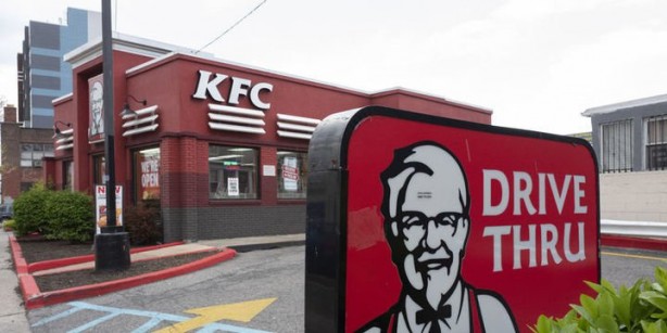 Foto - İsrail askerlerine kutu kutu yemek taşıyan KFC ve Pizza Hut belasını buldu! Şoktalar