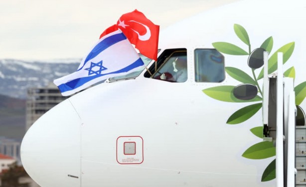 Foto - İsrail Cumhurbaşkanı Herzog Türkiye'de! Uçağının üzerinde yazan Türkçe kelimeler dikkat çekti
