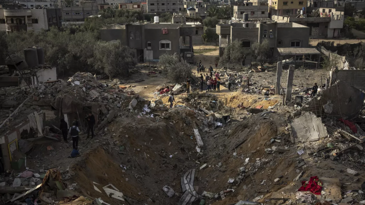 Foto - İsrail, Ezher Üniversitesi’ni bombaladı! Bina tamamen yıkıldı