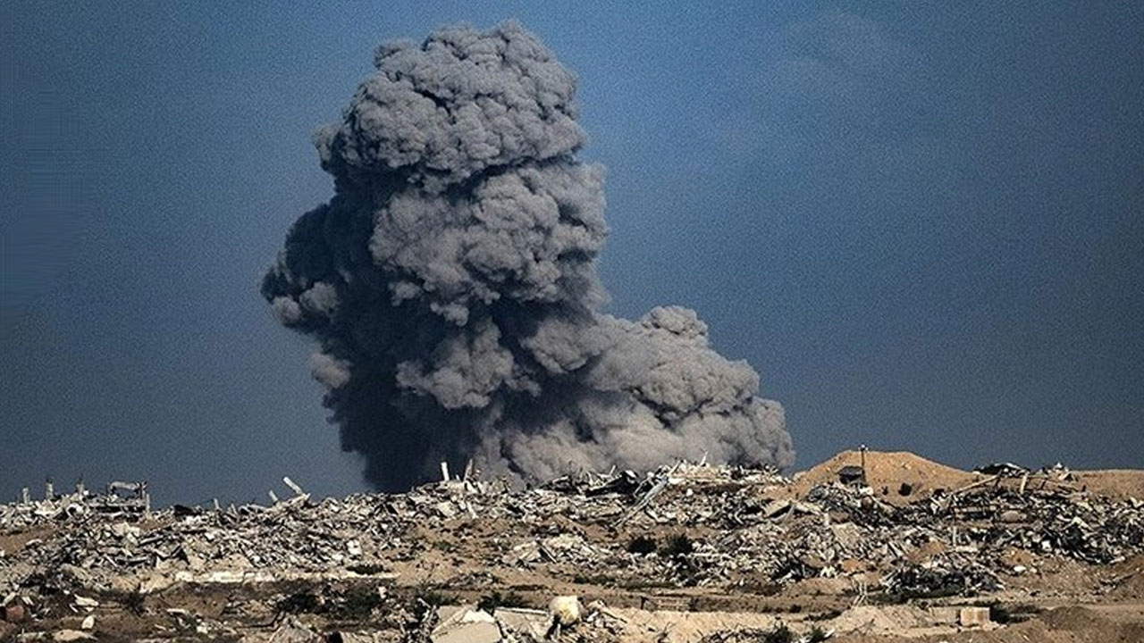İsrail, Ezher Üniversitesi’ni bombaladı! Bina tamamen yıkıldı