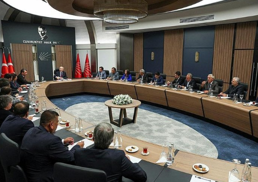 Foto - İsrail Filistin’e saldırıyor CHP’liler CHP’lilere