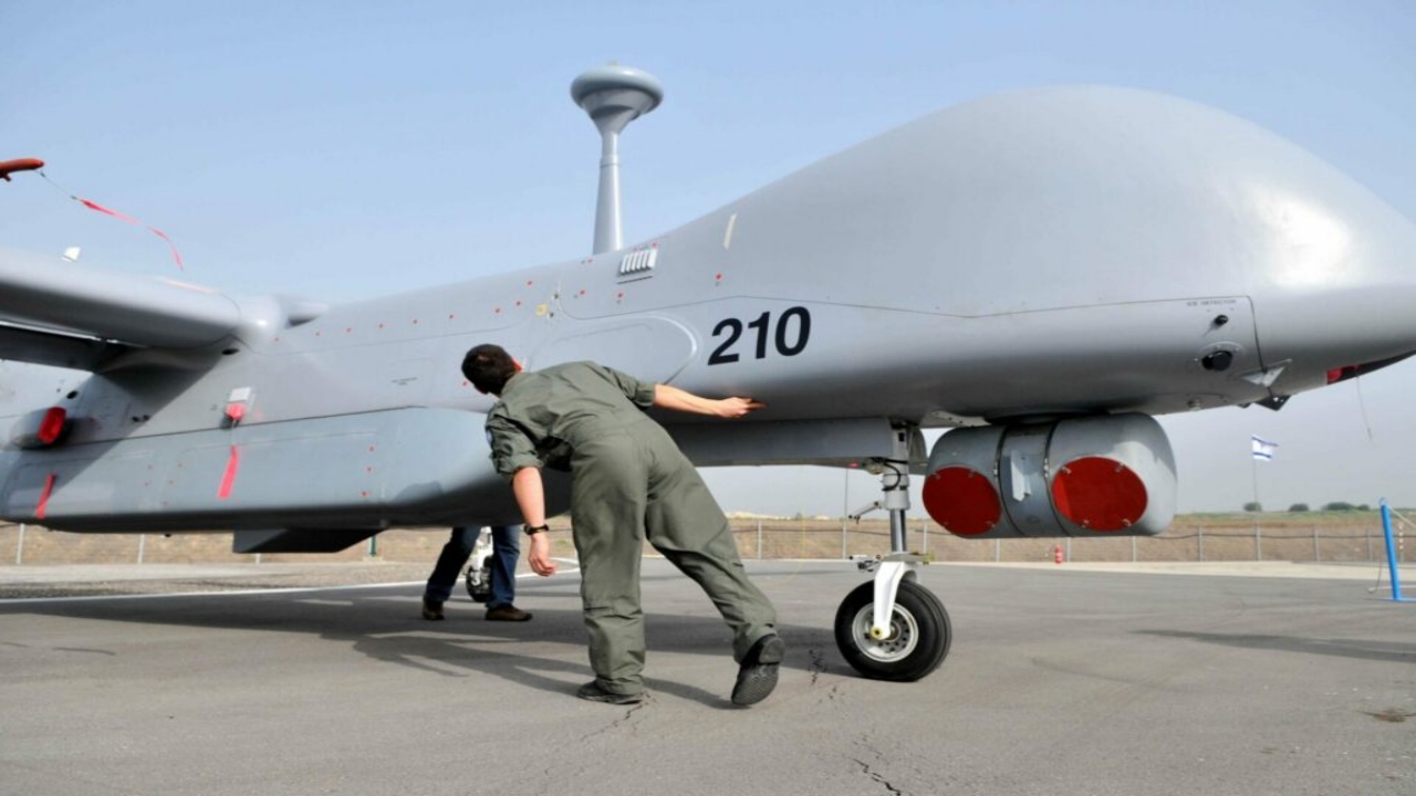 Foto - İsrail, gözünü şimdi de oraya dikti! Siyonistlere tavır alan ülkede, gizemli insansız hava araçları uçmaya başladı