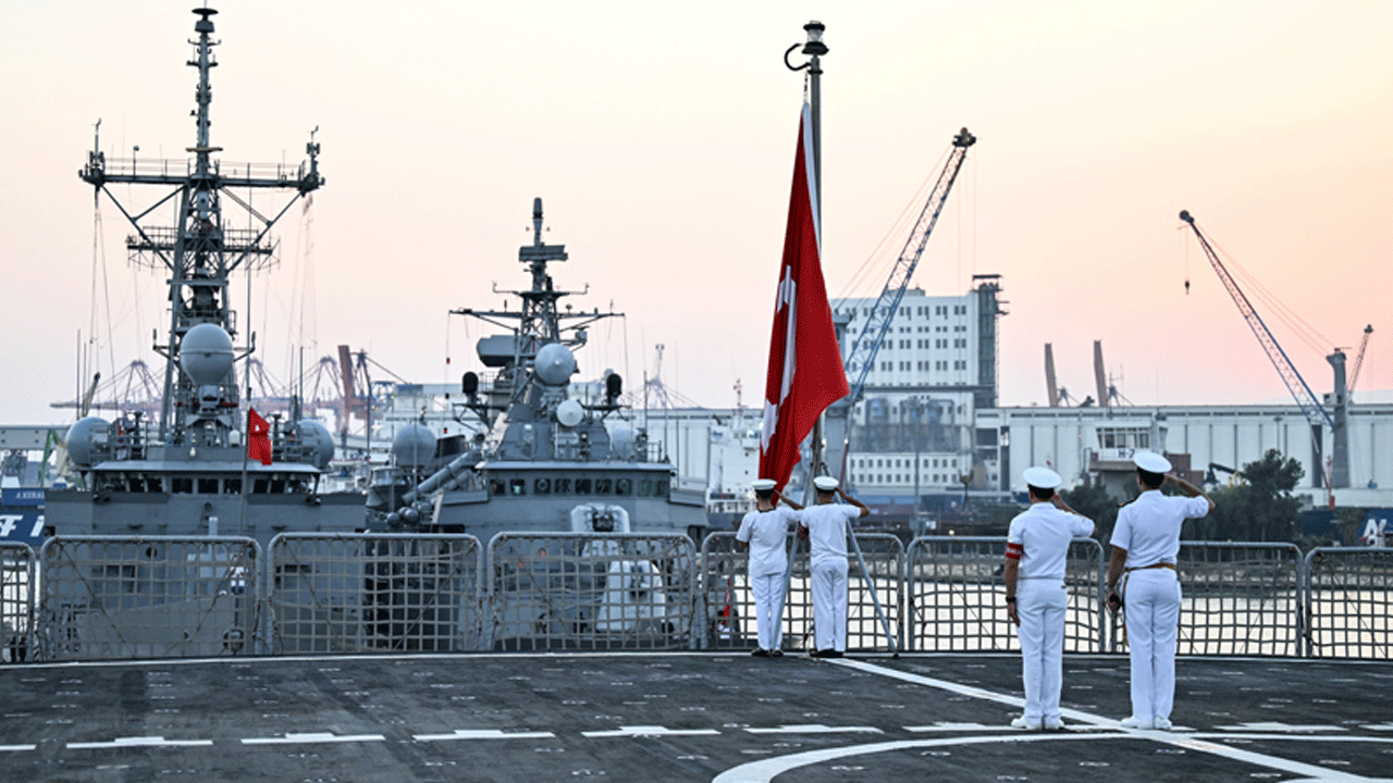 Foto - İsrail kılını kıpırdatamadı! Türk savaş gemileri TCG Sancaktar ve TCG Bayraktar Lübnan'da 