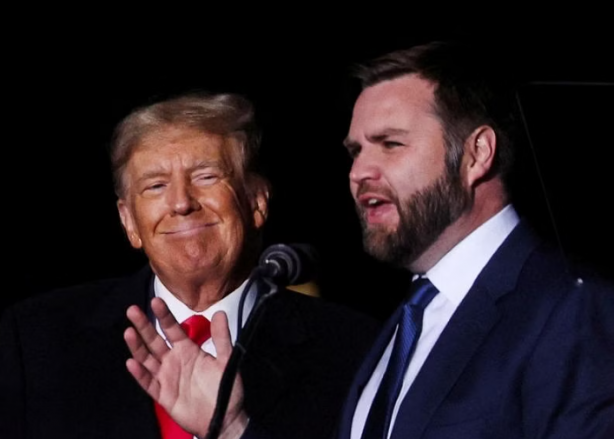 İsrail kuklası Trump’ın başkan yardımcısına bakın!