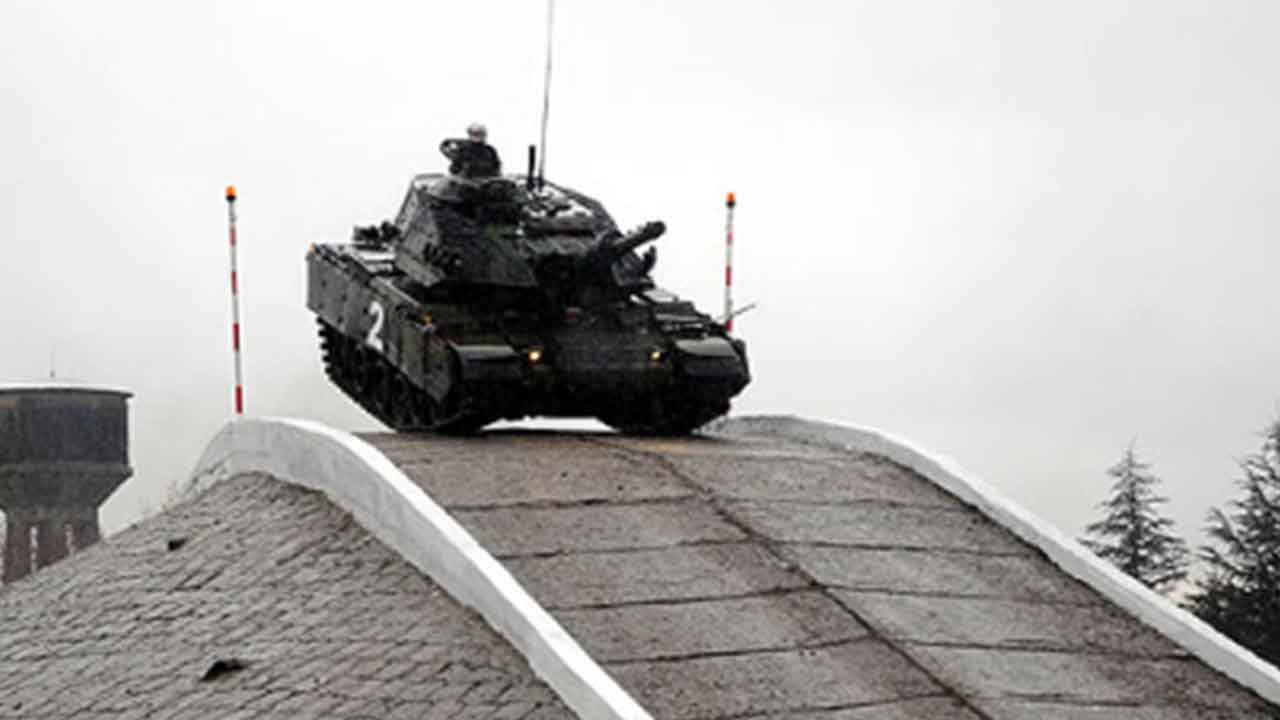 Foto - İsrail Lübnan'dan sonra bir ülkeye daha resmi olarak girdi! Tanklarla Türkiye'ye doğru geliyorlar