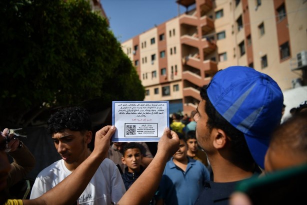 Foto - İsrail ordusu, Gazze Şeridi'ne havadan ilan attı! İlanda yazanlar "Yok artık" dedirtti