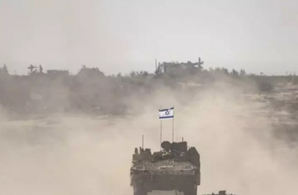 Foto - Katil İsrail ordusu Gazze'nin orta kesimininden çekildi! Zırhlı araçlar görüntülendi