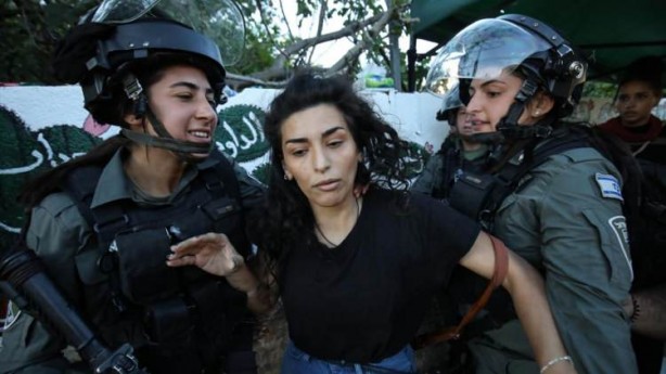 Foto - İsrail polisinden başörtüsü düşmanlığı