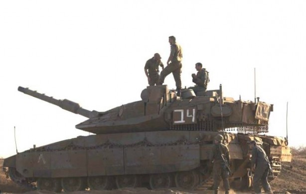 İsrail tankı Mısır mevzisini vurdu