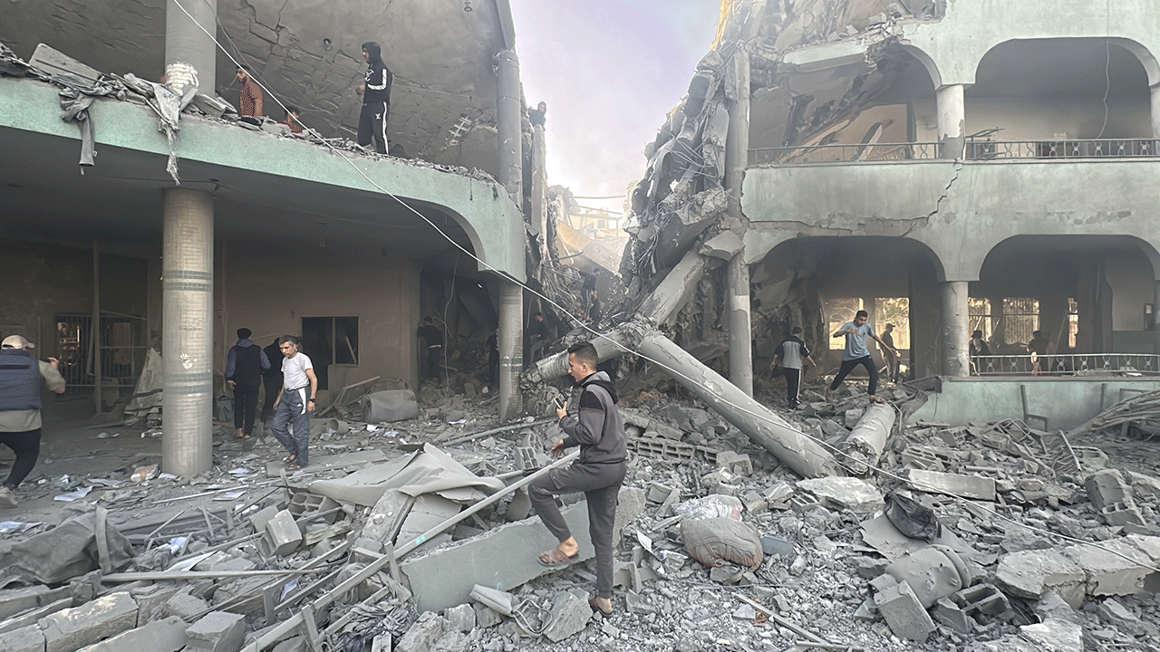 Foto - İsrail terörü durmuyor! Okula düzenlenen saldırıda19 Filistinli şehit oldu