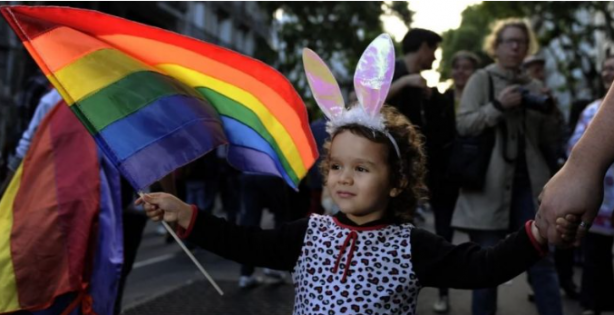 Foto - İsrail vahşeti tüm hızıyla sürerken dünya eşcinsellere kilitlendi