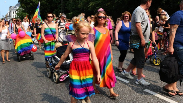 Foto - İsrail vahşeti tüm hızıyla sürerken dünya eşcinsellere kilitlendi