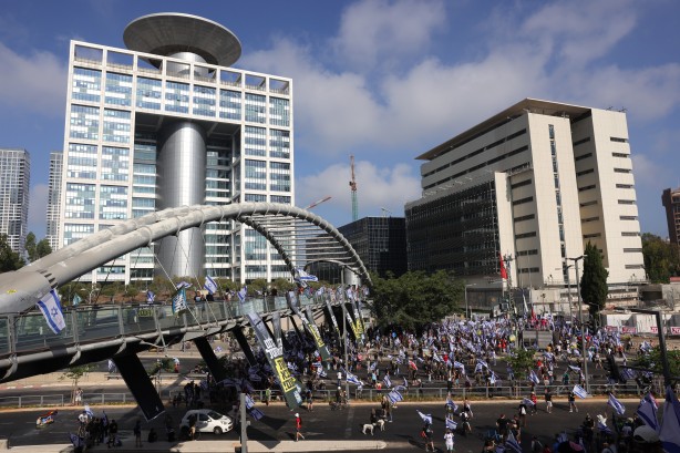 Foto - İsrail'de 161 asker görevden ayrıldı, on binler ise sokakta!