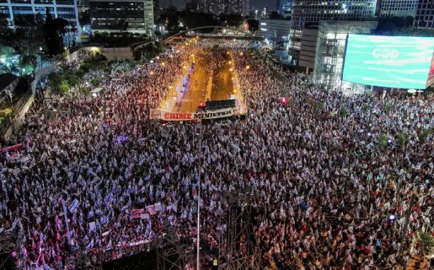 Foto - İsrail'de isyan alevlendi