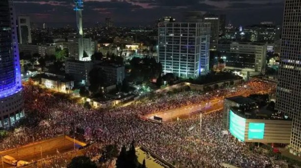 Foto - İsrail'de isyan alevlendi