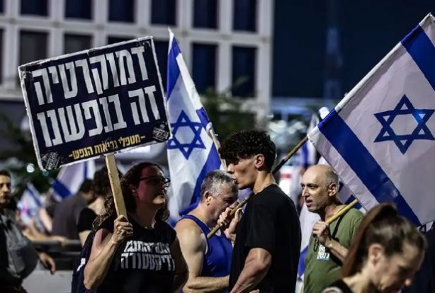 Foto - İsrail'de isyan alevlendi