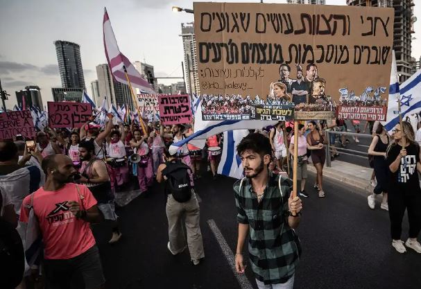 Foto - İsrail'de isyan alevlendi