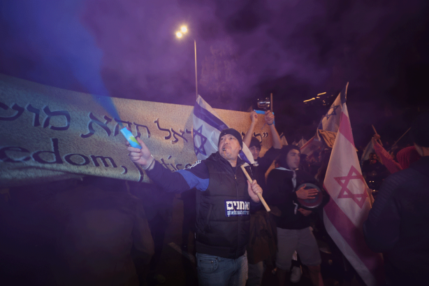 Foto - İsrail'de on binlerce kişi yedinci kez sokaklara döküldü