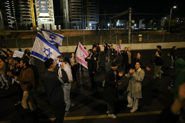 Foto - İsrail'de on binlerce kişi yedinci kez sokaklara döküldü