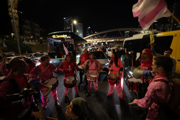 Foto - İsrail'de on binlerce kişi yedinci kez sokaklara döküldü