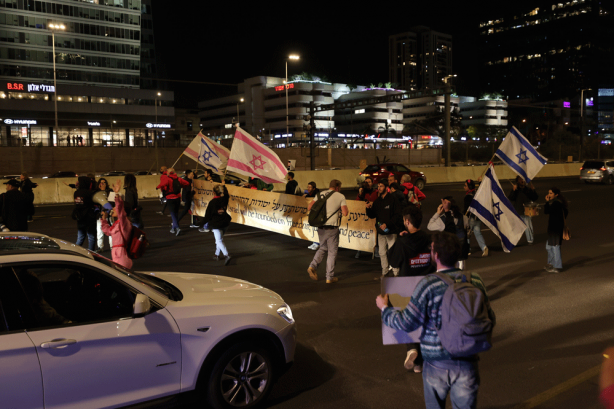 Foto - İsrail'de on binlerce kişi yedinci kez sokaklara döküldü