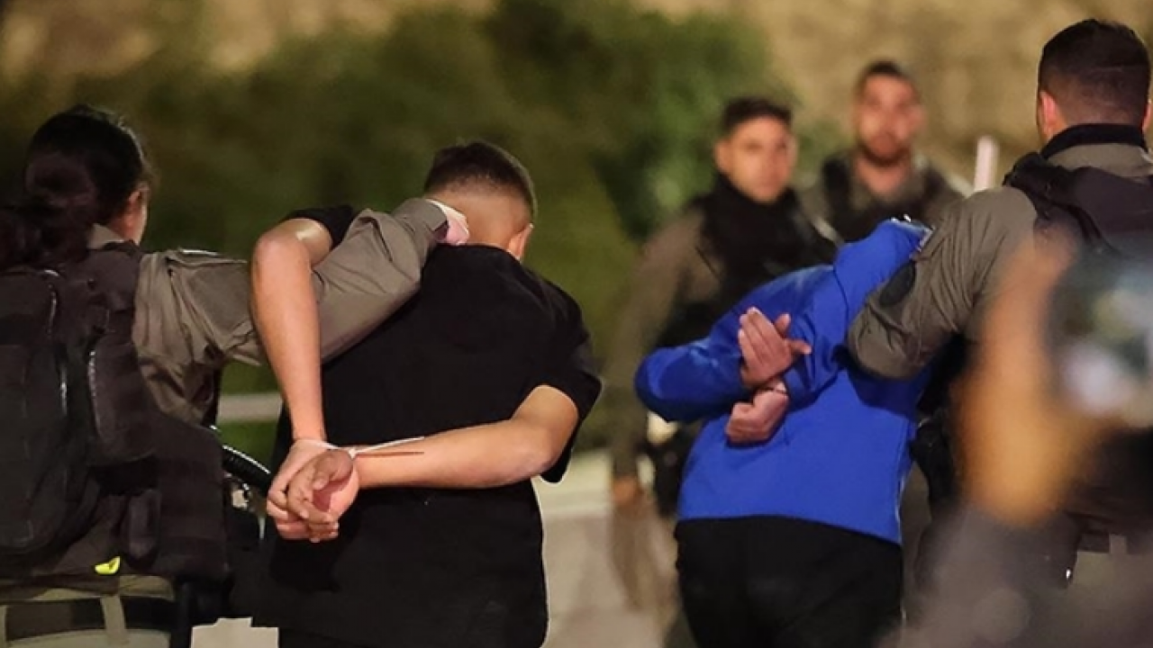 Foto - İsrail’den gözaltı furyası! Filistinli Mahkumlar Derneği: 40 kişi tutuklandı! 16 kişi hala gözaltında