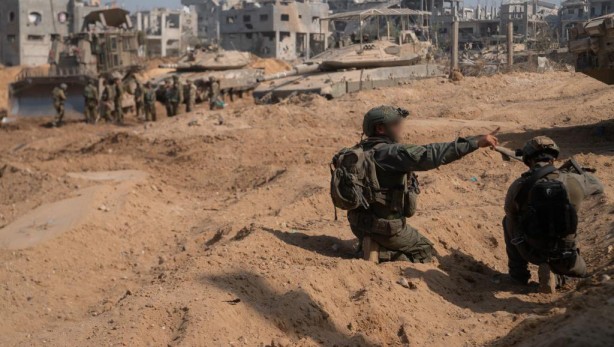 Foto - İsrail’den kara operasyonu! Silah depoları hedef alındı