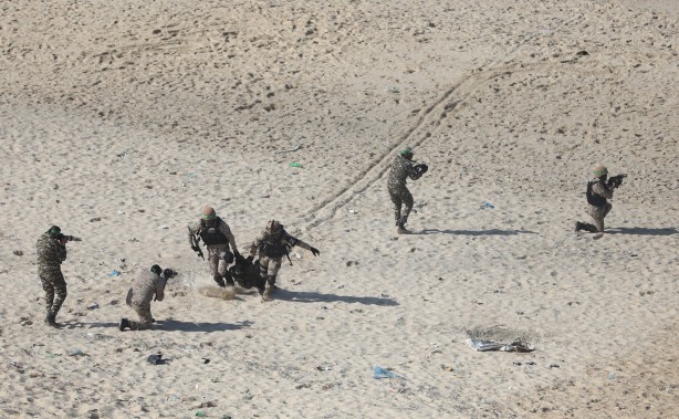 Foto - İsrail'e karşı harekete geçtiler! Tanklar, füzeler...