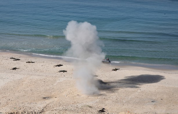 Foto - İsrail'e karşı harekete geçtiler! Tanklar, füzeler...